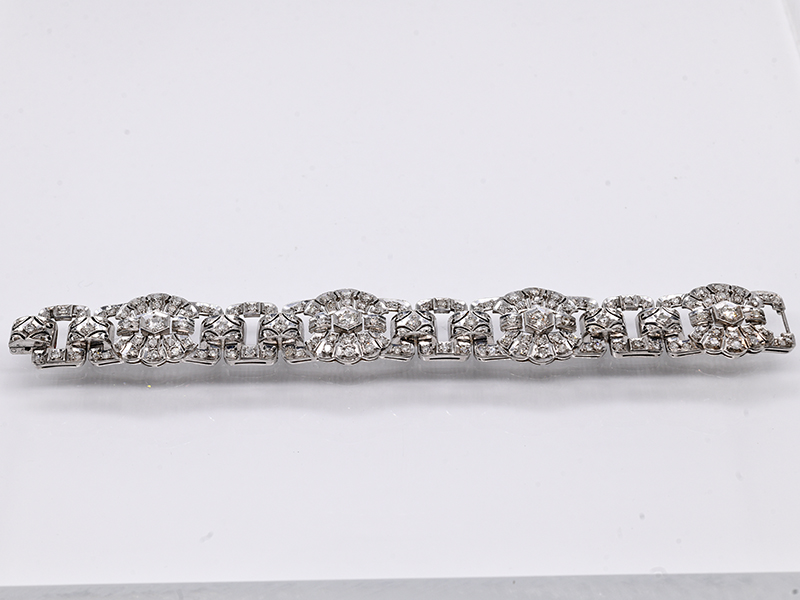 Silbernes Armband mit reichhaltigem Diamantenbesatz, zus. ca. 5 ct, im Art Deco Stil. Silber. - Image 5 of 5