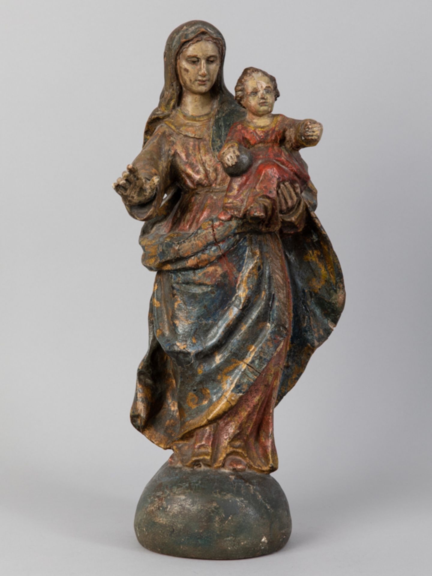 Muttergottes-Skulptur mit Christuskind auf Halbkugel, vermutlich Mittel- oder Süddeutschland, wohl