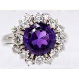 Ring mit Amethyst und 16 Brillanten, zus. ca.0,70 ct, 80- er Jahre 585/- Weißgold. 6,7 g.