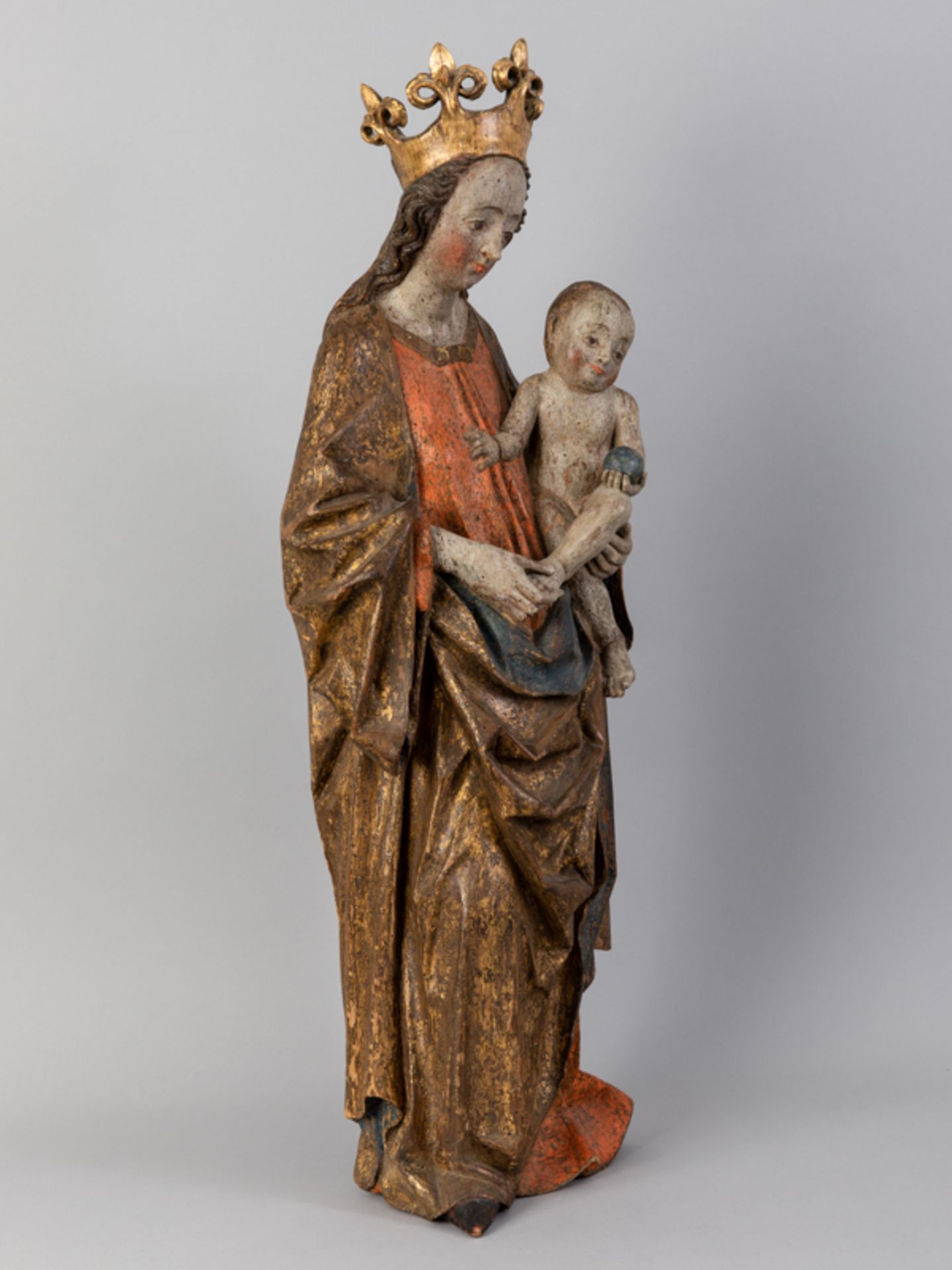 Spätgotische Schnitzfigurenplastik "Madonna mit Kind", wohl Österreich oder Böhmen (?), um 1430/ - Image 3 of 7