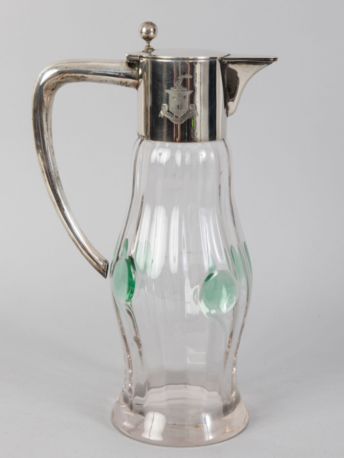 Jugendstil-Henkelkaraffe, deutsch, Anfang 20. Jh. 925/-Silber (Montierung) und farbloses Glas mit