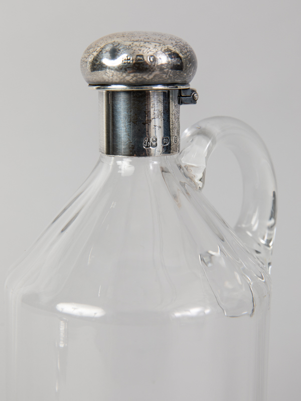 Henkelflasche mit Silberstopfen u. 4 Karaffen-Schilder, Birmingham u. Sheffield, 1891/92 u. 1993. - Image 3 of 6