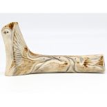 Inuit Kunst ("eskimo art") Tiermotive, geschnitzter Karibu Knochen, Kanada, 20. Jh.