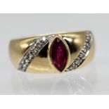 Ring mit Rubin ca. 0,50 ct und 14 kleine Brillanten, zus. ca. 0,10 ct, 90- er Jahre