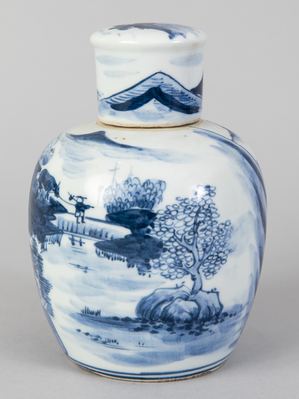Teedose mit blauer Landschaftsmalerei im Kangxi-Stil, China, 19./20. Jh. - Image 2 of 6