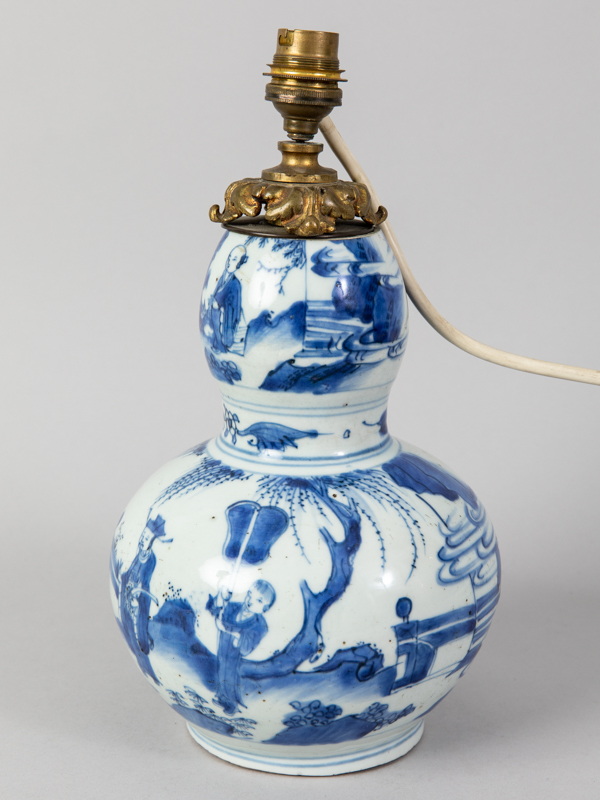 Vasen-Lampenfuß mit Blaumalerei, China, wohl Kangxi-Periode (1662-1722). - Image 3 of 6
