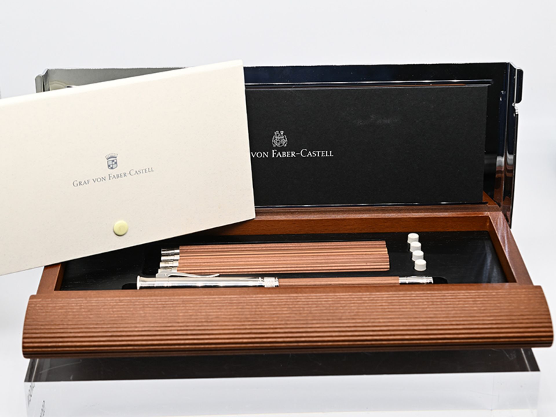 "Perfekter Bleistift" mit 4 Ersatz-Taschenbleistiften in Holzbox, Graf von Faber Castell, 20. Jh.
