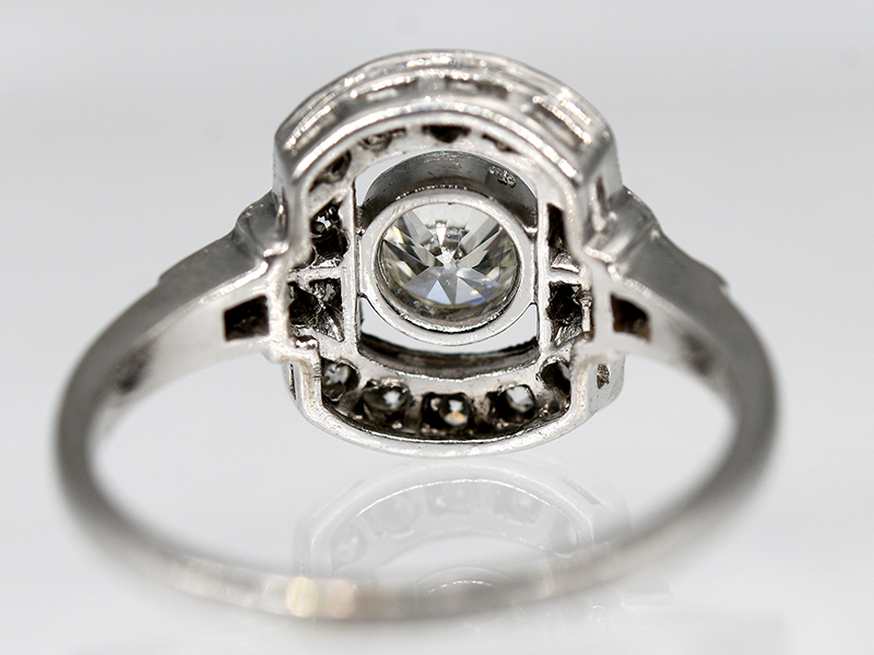 Art Deco Ring mit Altschliff-Diamanten, zus. ca. 0,7 ct, um 1925. - Image 3 of 3