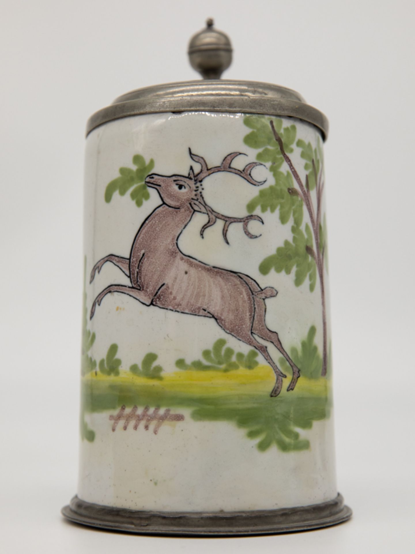 Walzenkrug mit springendem Hirsch, Schrezheim, um 1800.