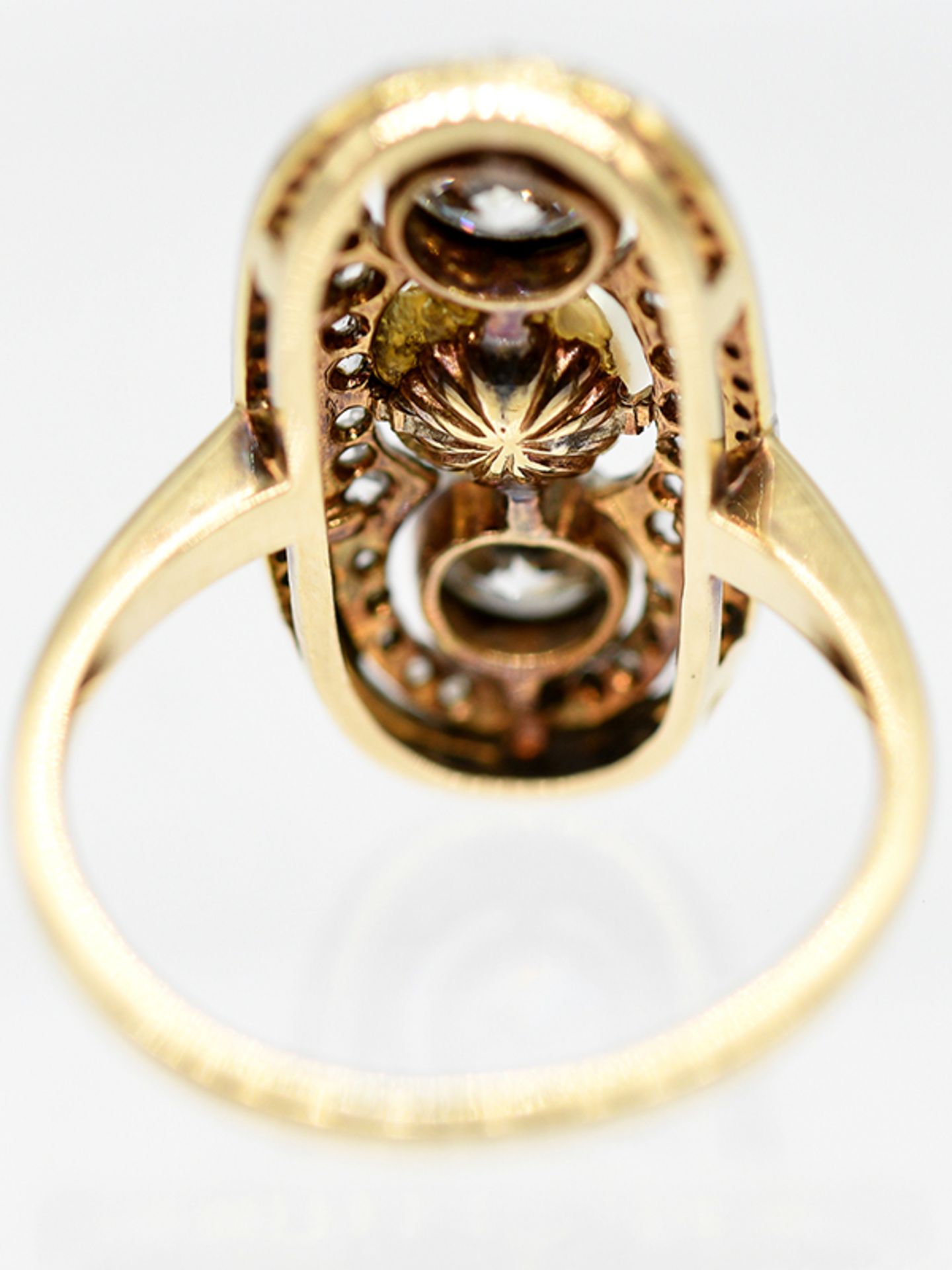 Art Deco-Ring mit Akoya-Perle und Altschliff-Diamanten, zus. ca. 1 ct, 1925-1935. - Bild 3 aus 3