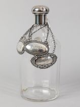 Henkelflasche mit Silberstopfen u. 4 Karaffen-Schilder, Birmingham u. Sheffield, 1891/92 u. 1993.