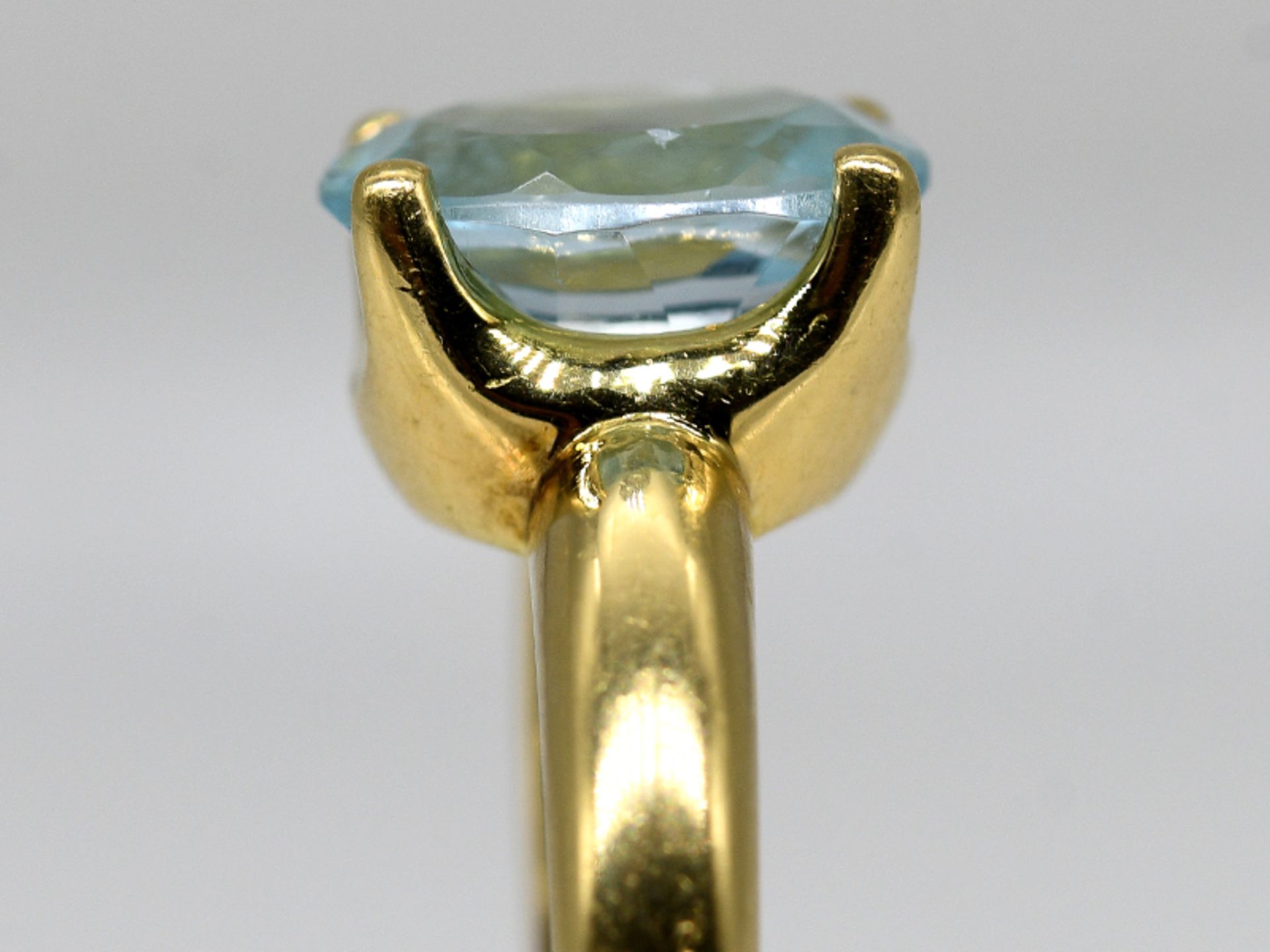 Ring mit hellblauem Topas, 90- er Jahre. - Image 3 of 5