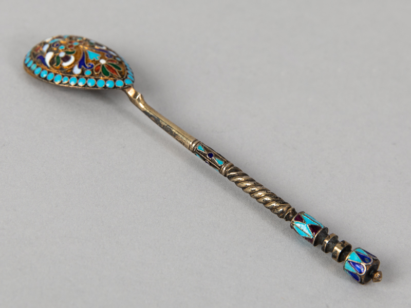 Zierlöffel mit Emaille-Cloisonné, St. Petersburg (Russland), 1896 - 1908. - Image 2 of 5