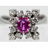 Ring mit Rubin ca. 0,60 und 12 Brillanten, zus. ca. 0,42 ct (lt. Gravur), 80- er Jahre.