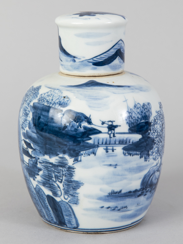 Teedose mit blauer Landschaftsmalerei im Kangxi-Stil, China, 19./20. Jh. - Image 5 of 6