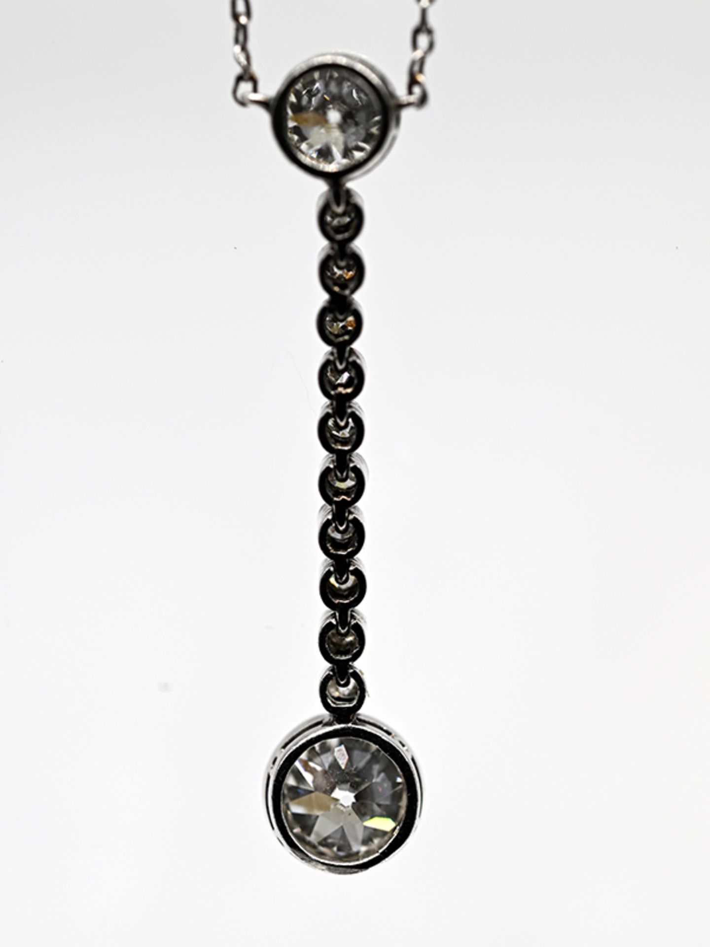 Art Deco- Collier mit Altschliff-Diamanten, zus. ca. 1,05 ct, 1925-1935. - Image 7 of 7