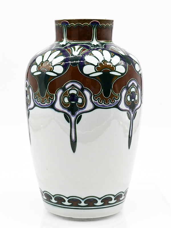 Jugendstil-Vase, Dekor: Samuel Schellink; Rozenburg (Juliana-Aardewark), Den Haag/Niederlande, 1909/