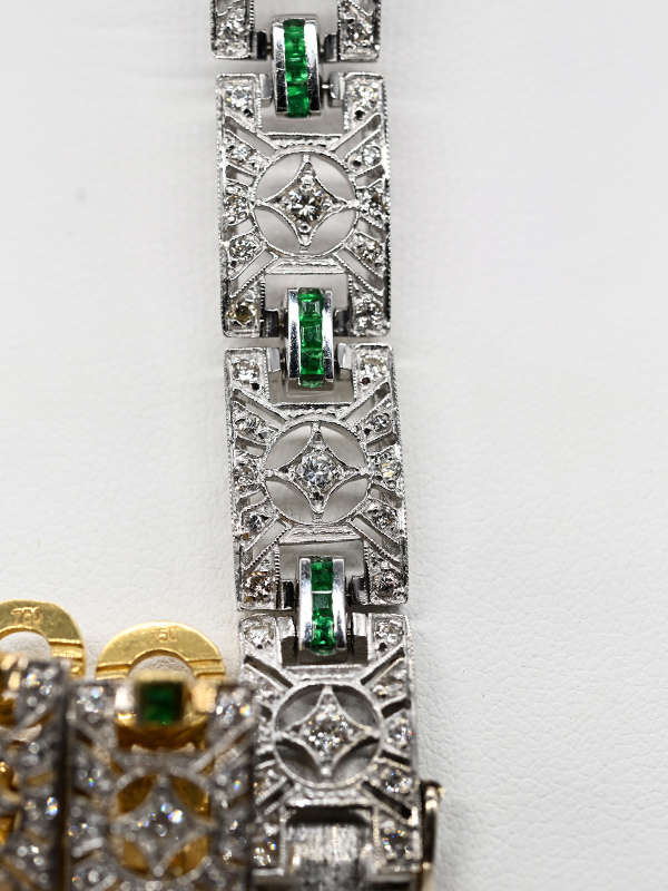 3 tlg. Schmuckset mit ca. 136 kleinen Smaragd-Carrées, zus. ca.2,5 ct und ca. 506 Brillanten, zus. c - Image 3 of 7