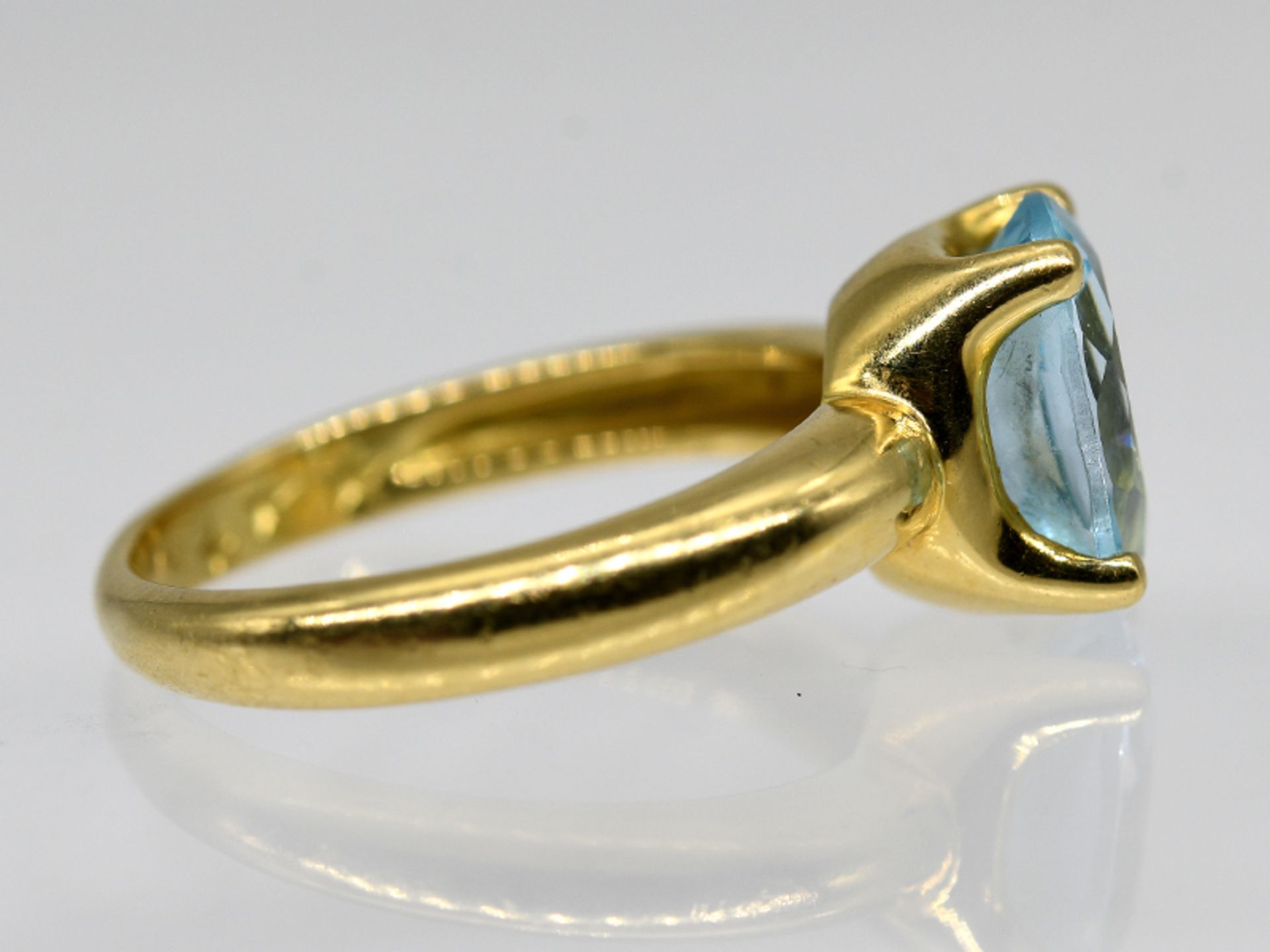 Ring mit hellblauem Topas, 90- er Jahre. - Image 4 of 5