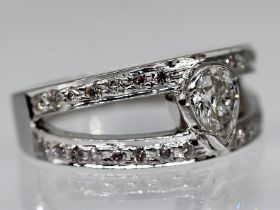 Ring mit Diamant 0,50 ct und Brillanten 0,38 ct, 21. Jh.
