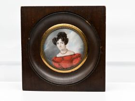 Empire-Miniaturenmalerei "Dame in rotem Kleid", wohl Italien, um 1820.