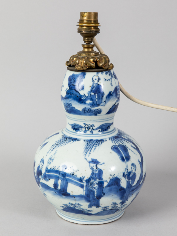Vasen-Lampenfuß mit Blaumalerei, China, wohl Kangxi-Periode (1662-1722).