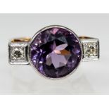 Ring mit Amethyst und Altschliff-Diamanten, zus. ca. 0,1 ct, 30- er Jahre.