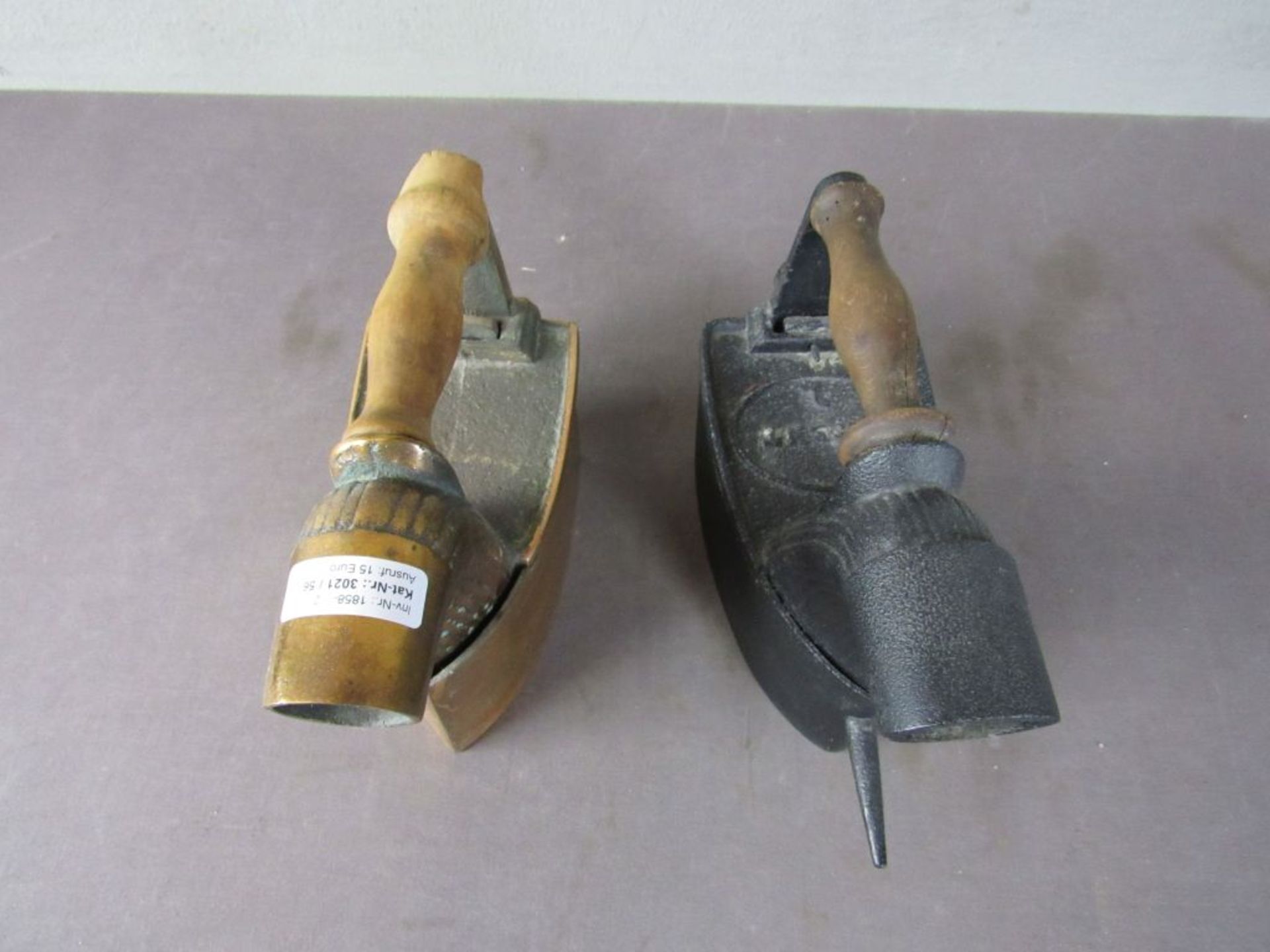 Zwei antike Bügeleisen ca. 25cm - Image 3 of 6