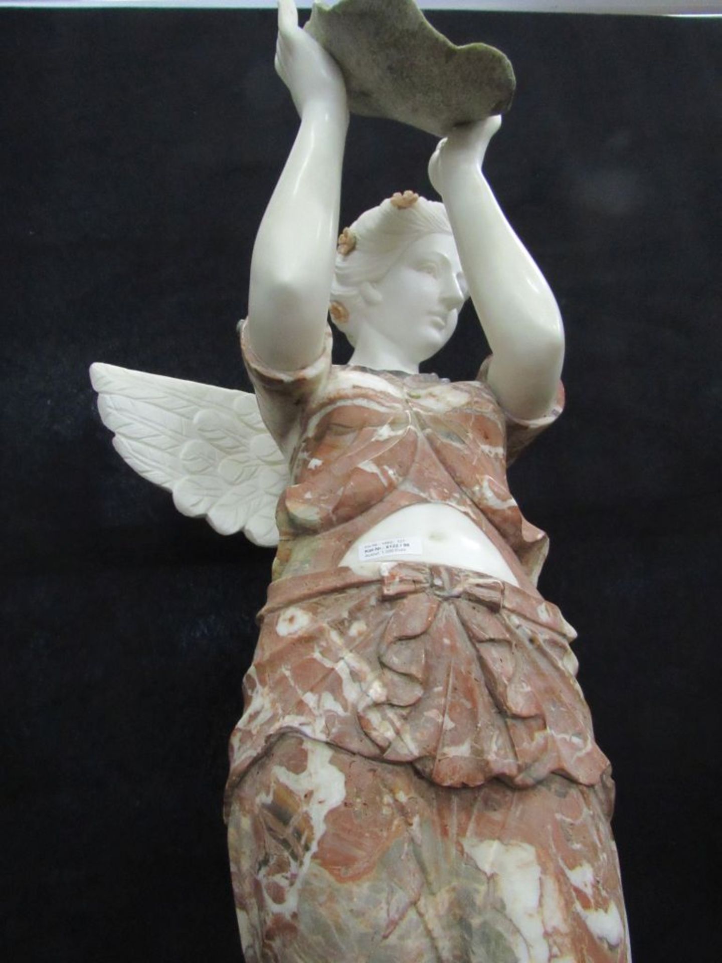 Statur geflügelte Dame Marmor - Bild 8 aus 14