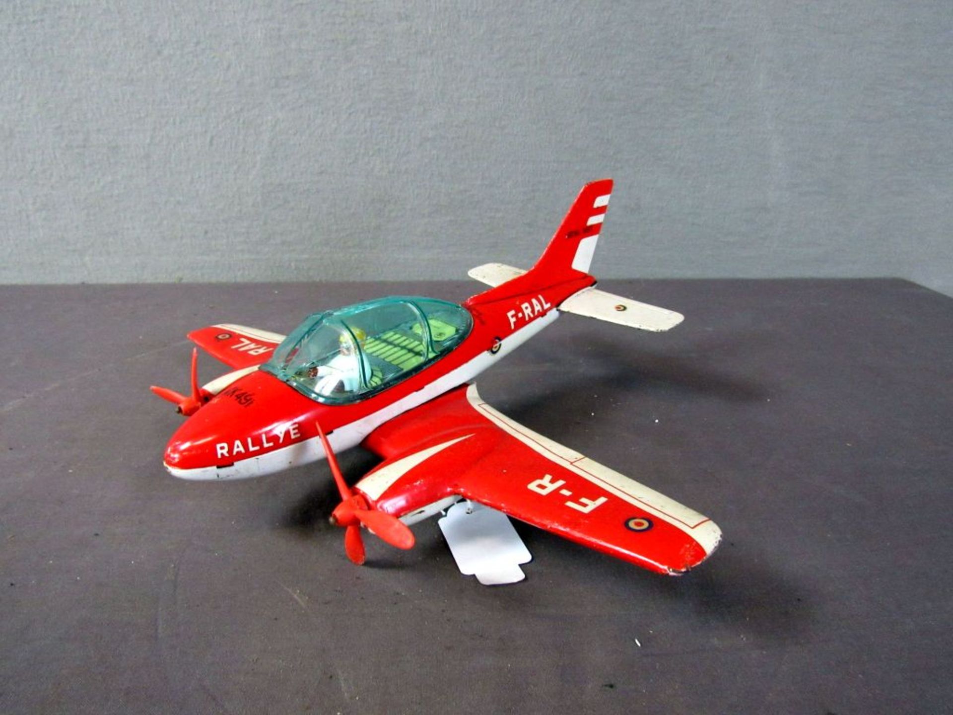 Blechspielzeug Flugzeug made in France