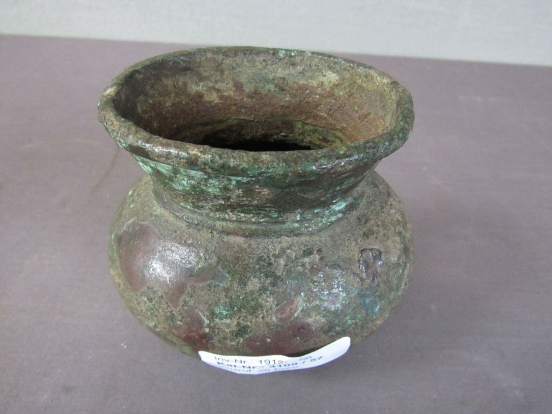 Archaische Bronzevase Bodenfund China - Image 5 of 5
