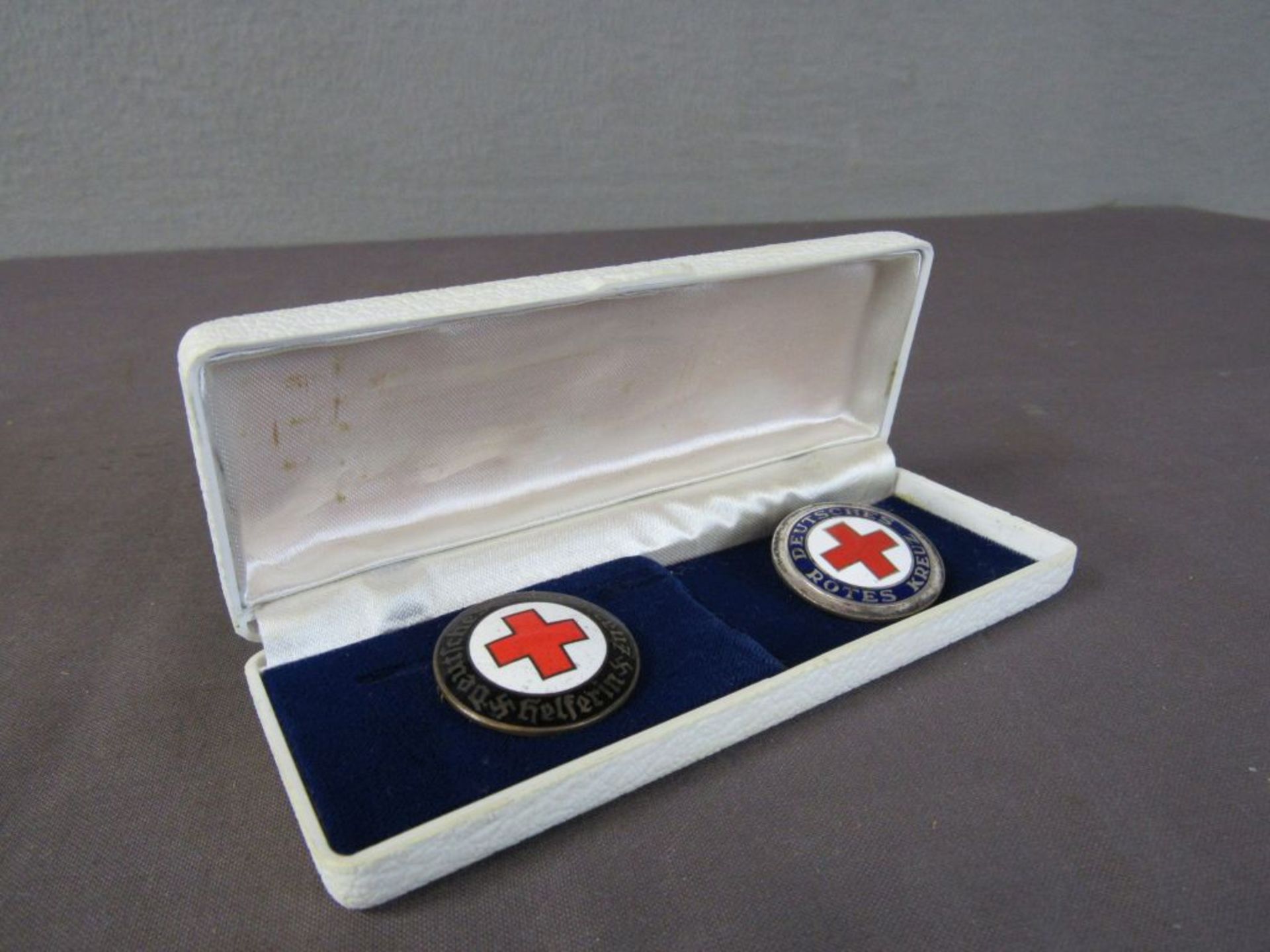 Zwei Orden deutsches rotes Kreuz 2.WK - Bild 10 aus 10