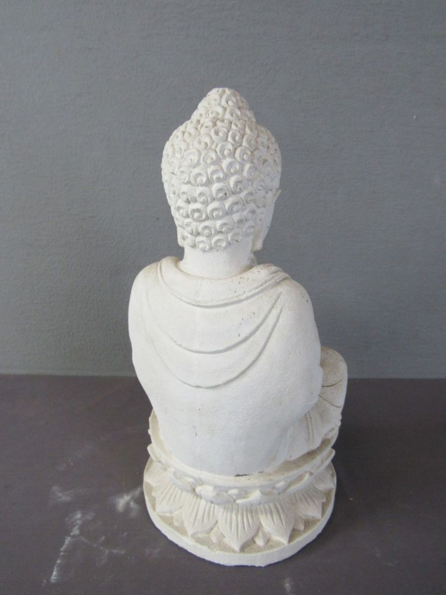 Buddha sitzend Sandstein fein - Bild 5 aus 5