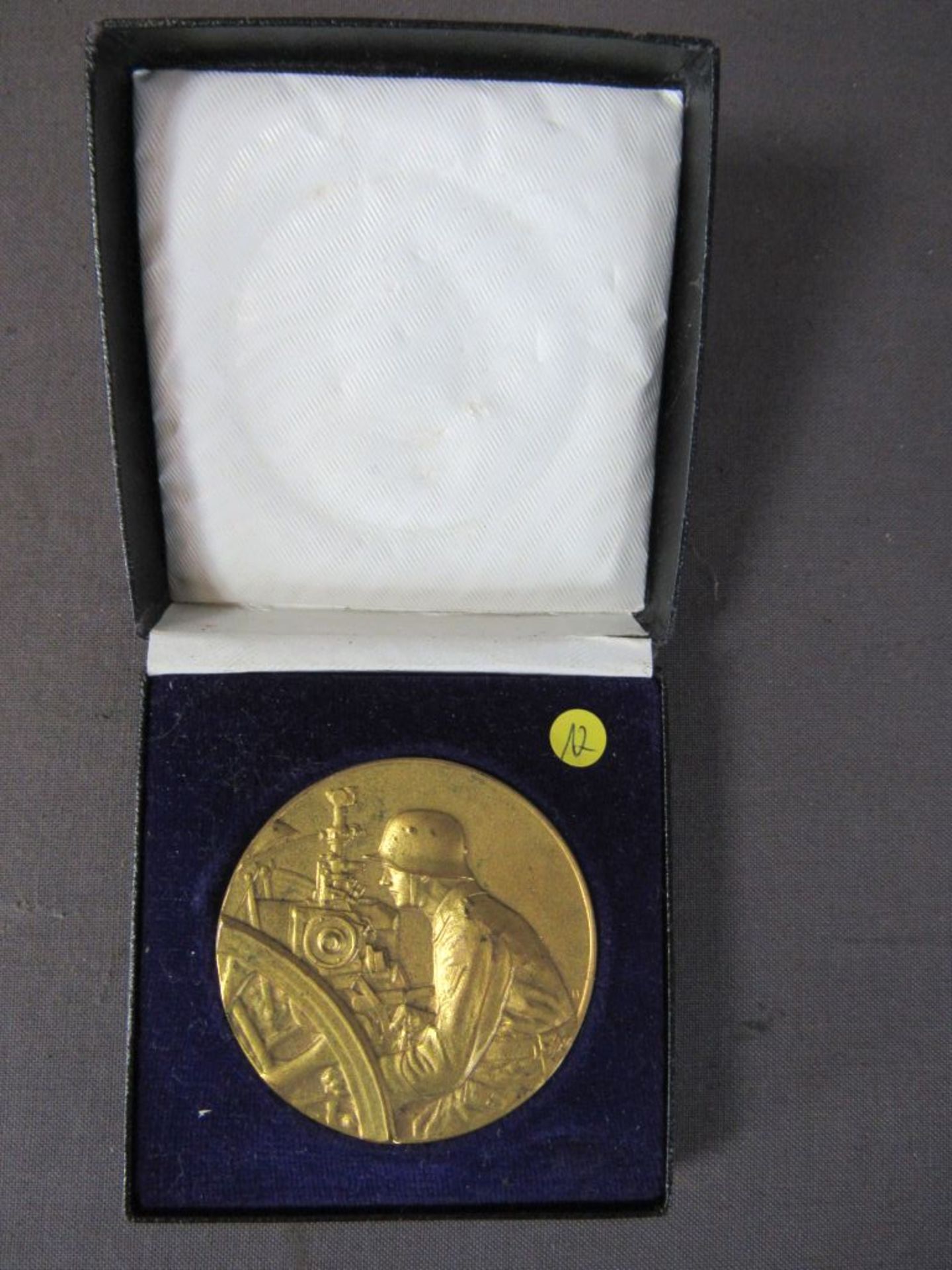 Orden Abzeichen 3. Reich Medaille - Image 2 of 8