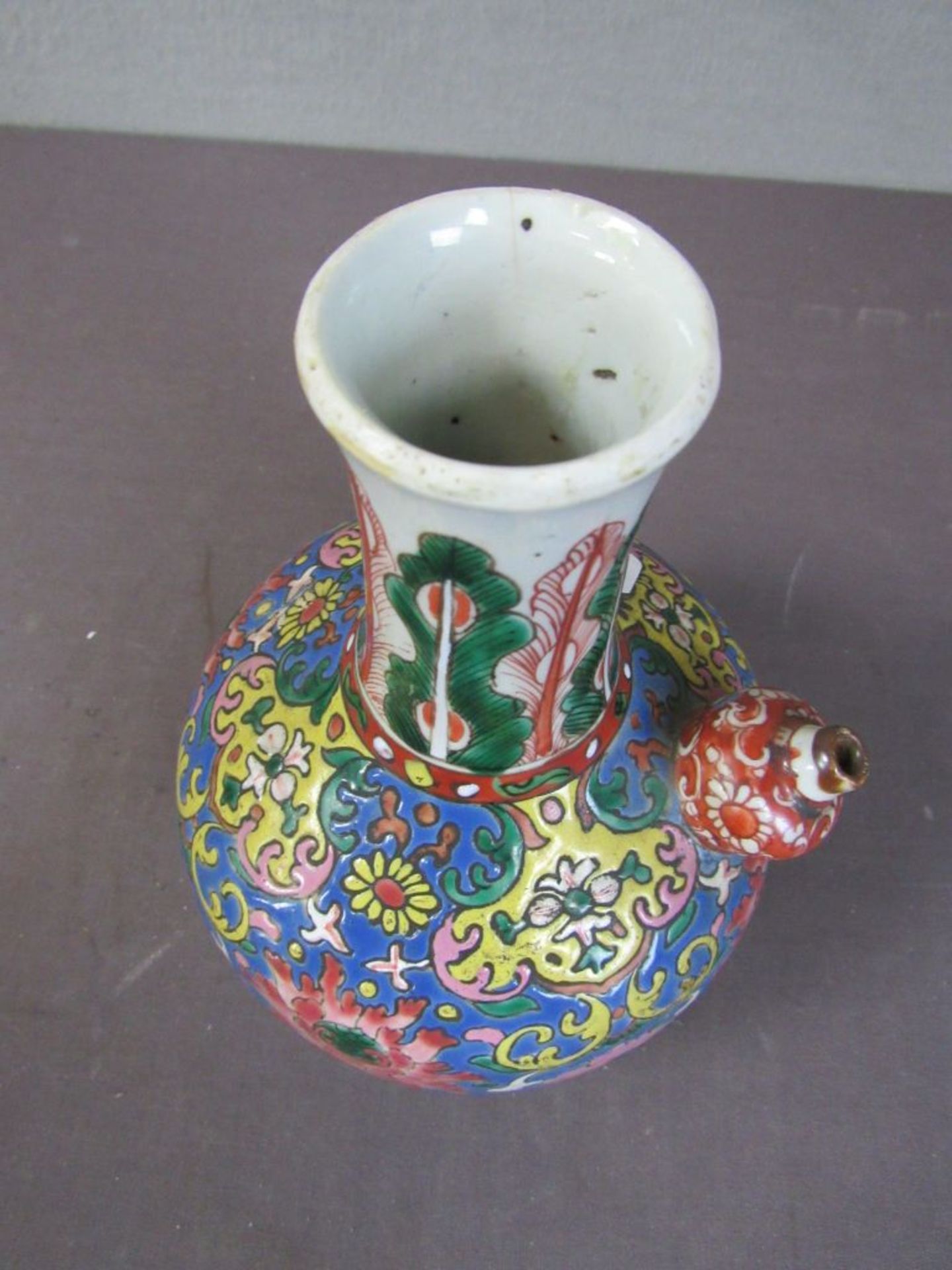 Antike chinesische Vase in Kendi-Form - Bild 2 aus 4