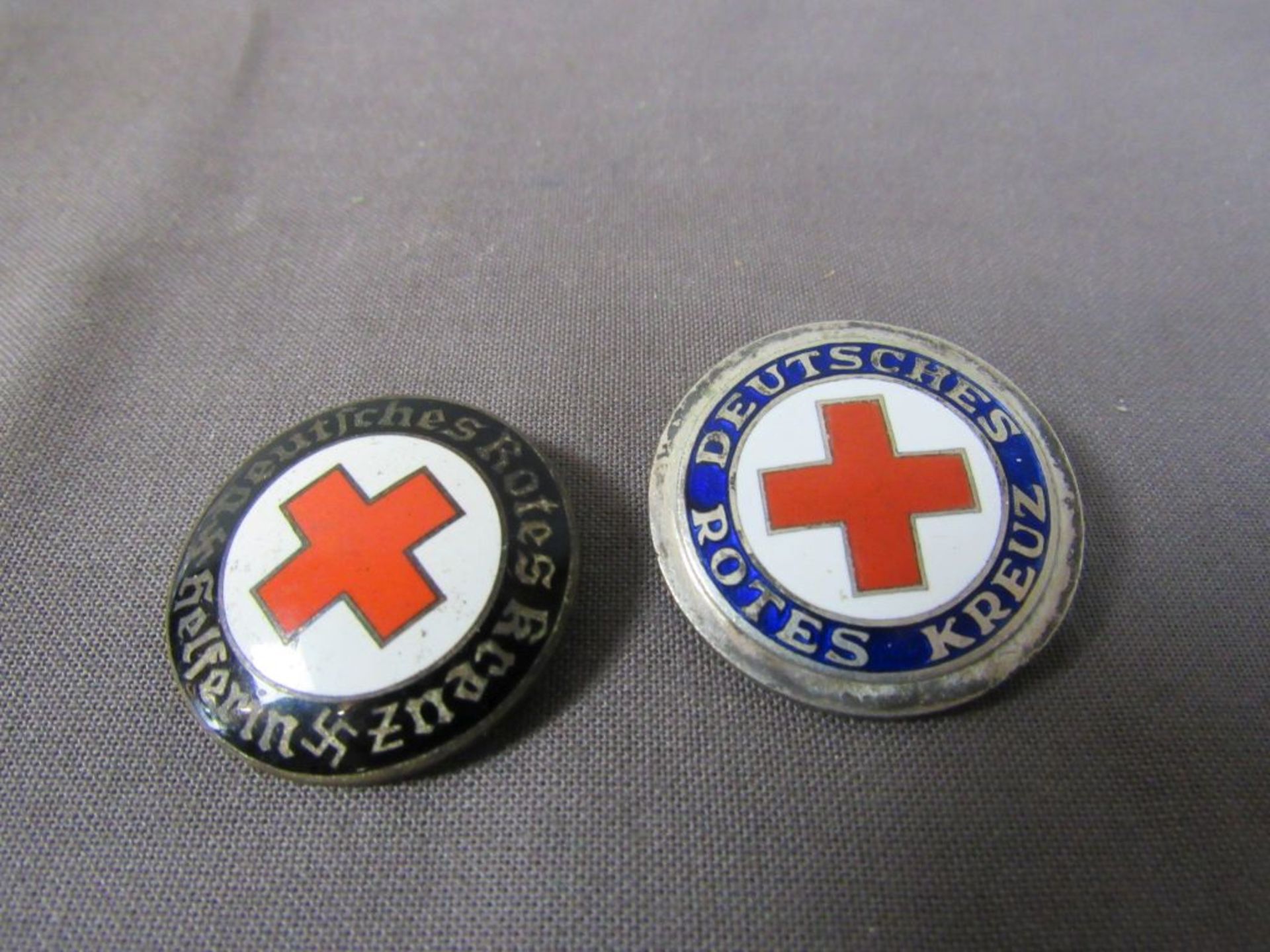 Zwei Orden deutsches rotes Kreuz 2.WK - Bild 3 aus 10
