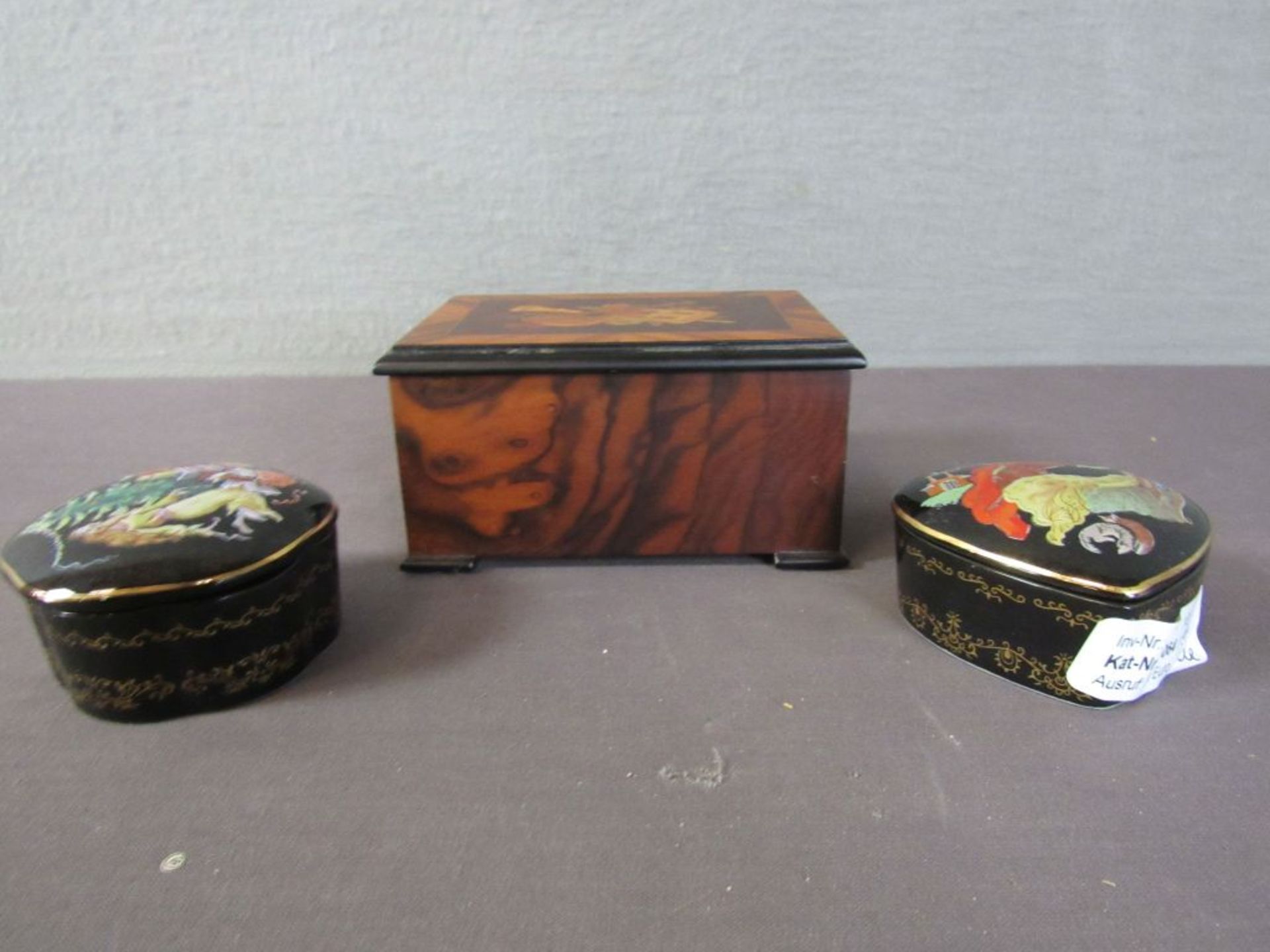 Holzdose mit Intarsien schweizer - Bild 4 aus 8