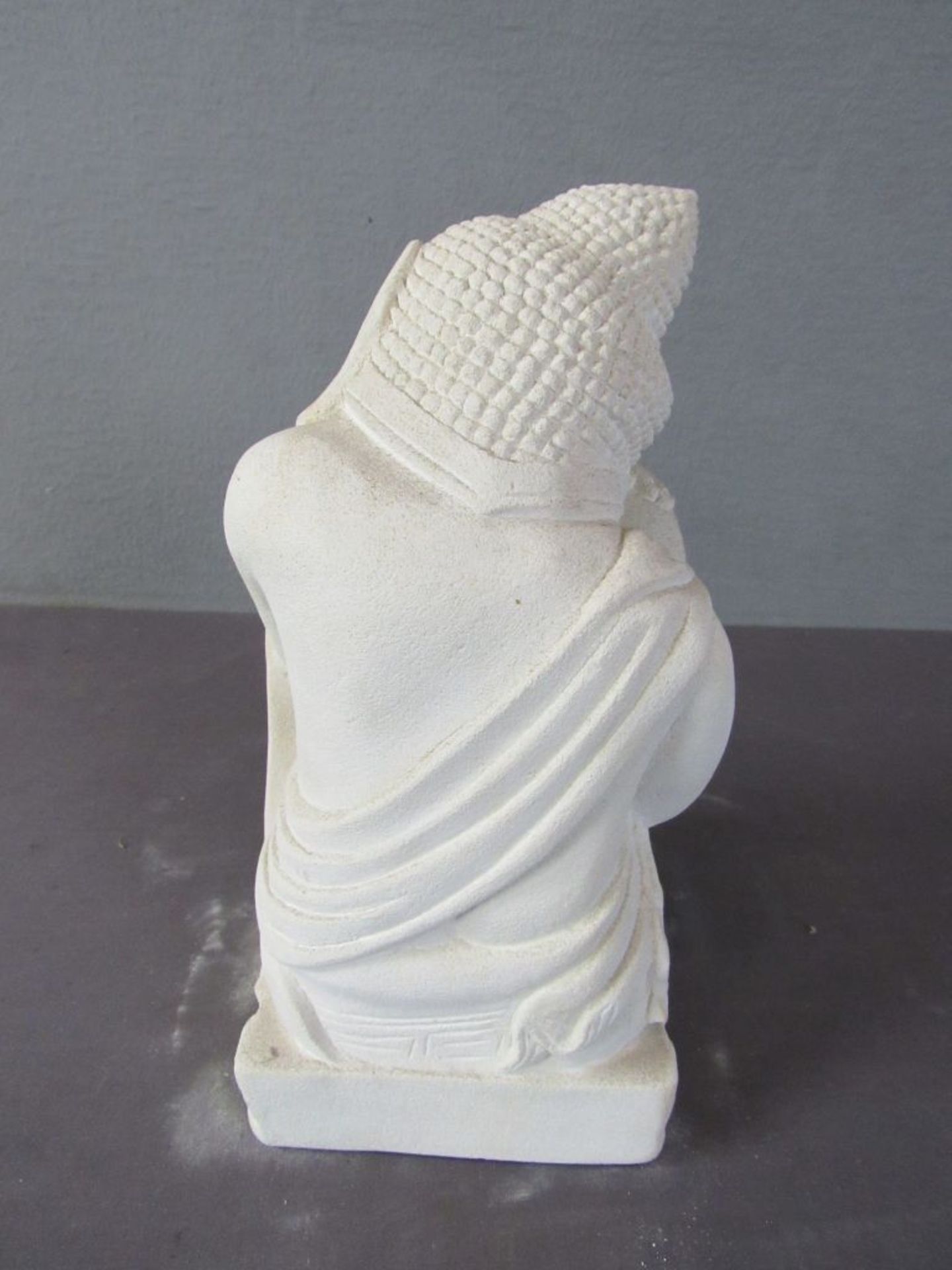 Buddha sitzend Sandstein Kopf rechts - Bild 5 aus 5