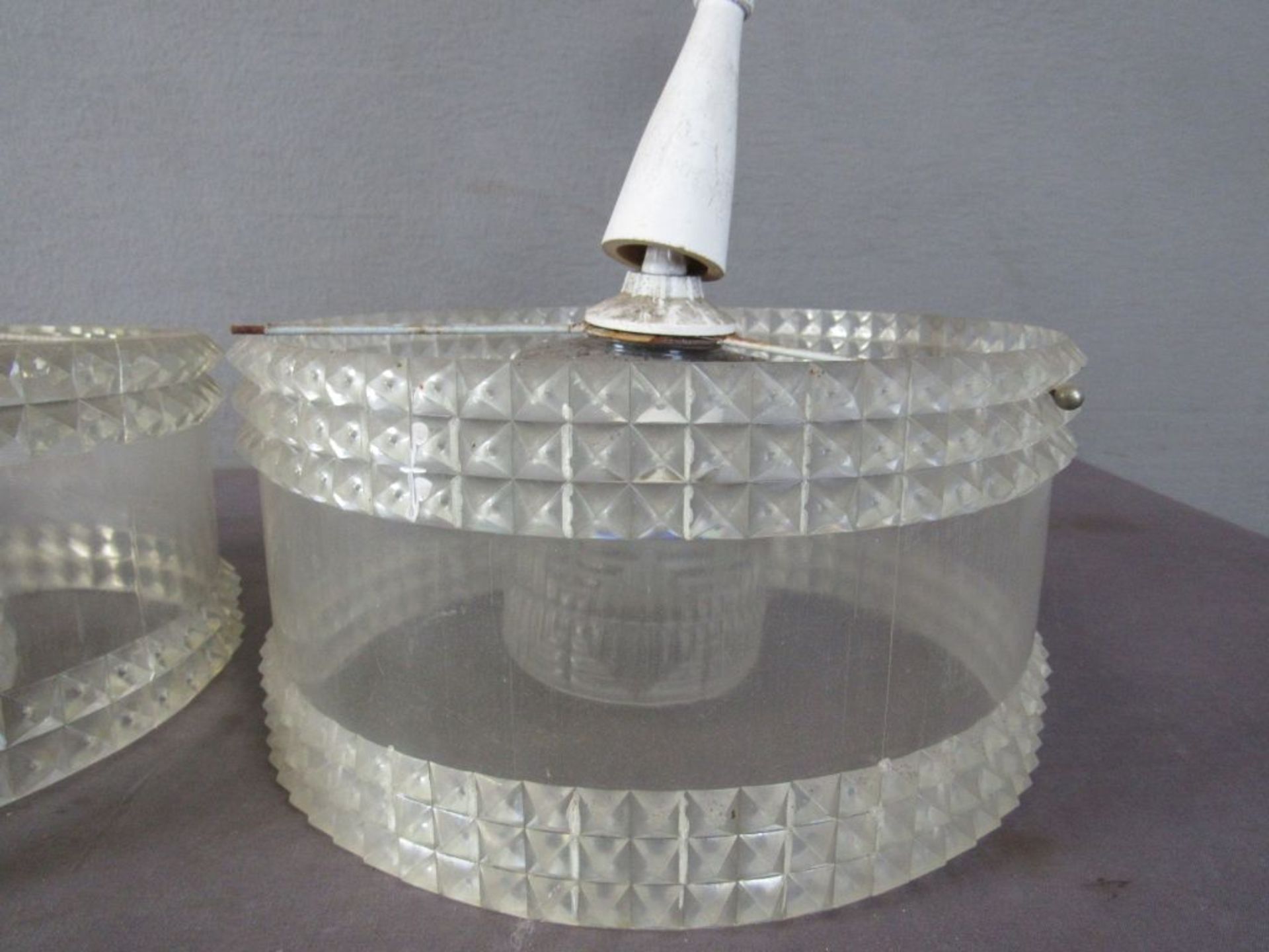 Vintage zwei Deckenlampen Plexi 30cm - Image 5 of 7