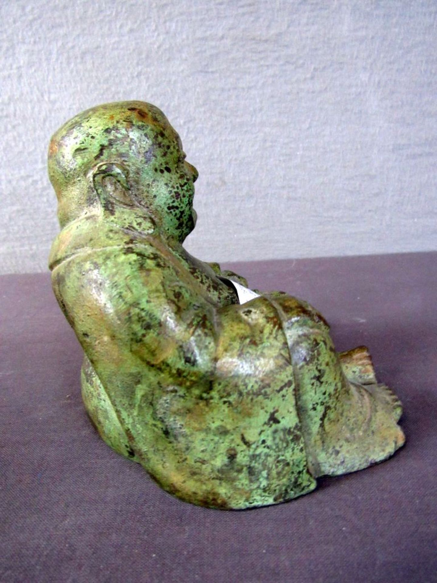 Bronzebuddha auf Holzsockel 14,5cm - Bild 5 aus 6