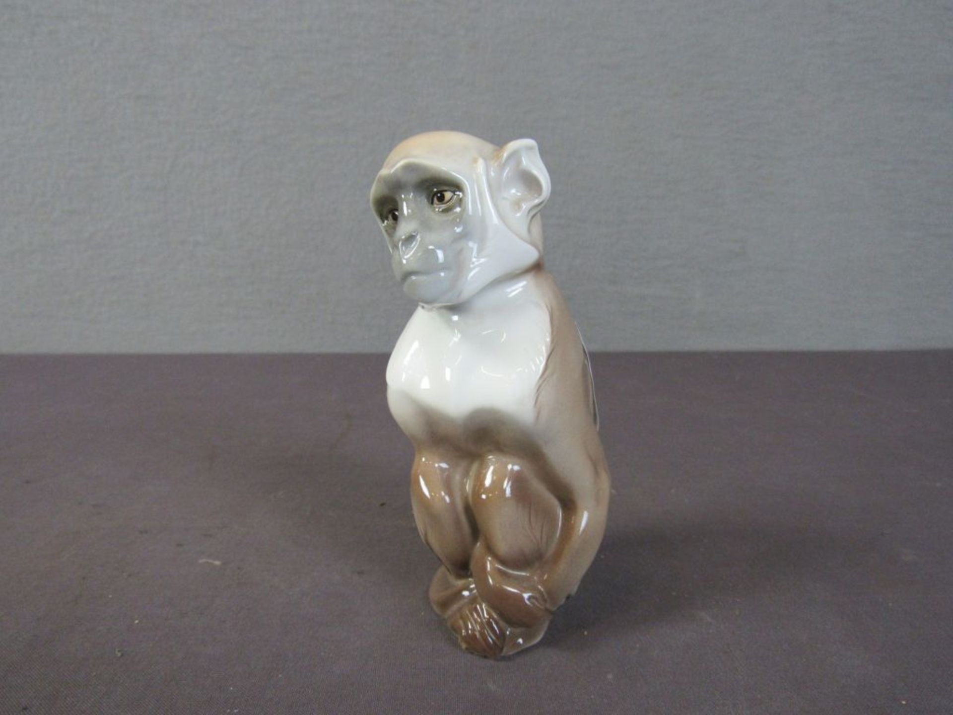 Porzellanfigur Affe Nymphenburg von