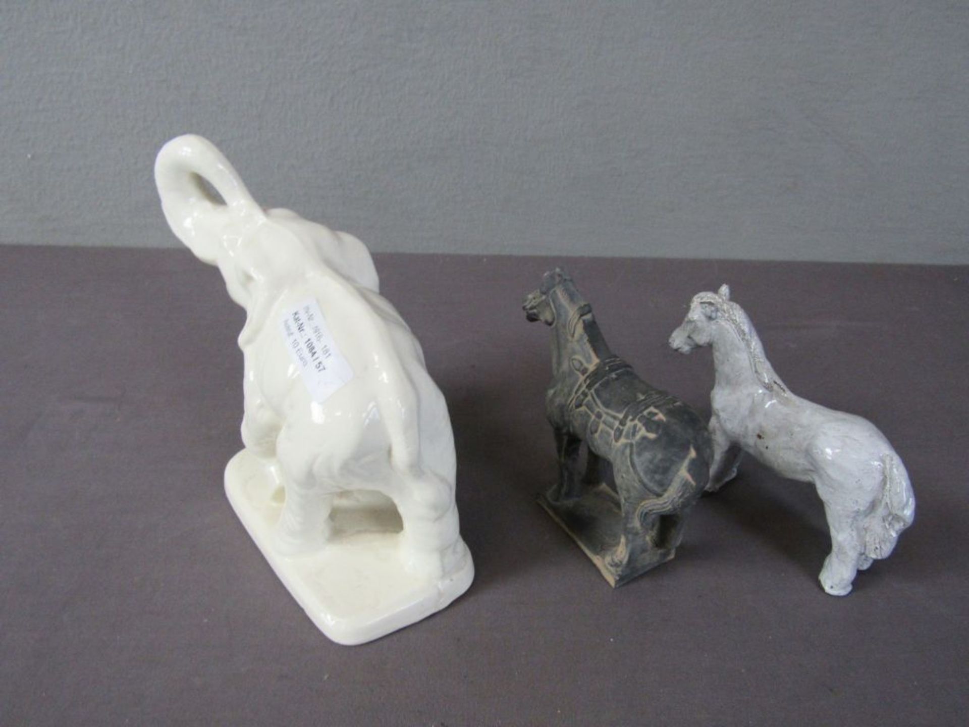 Drei Figuren Keramik Pferde und - Image 5 of 8