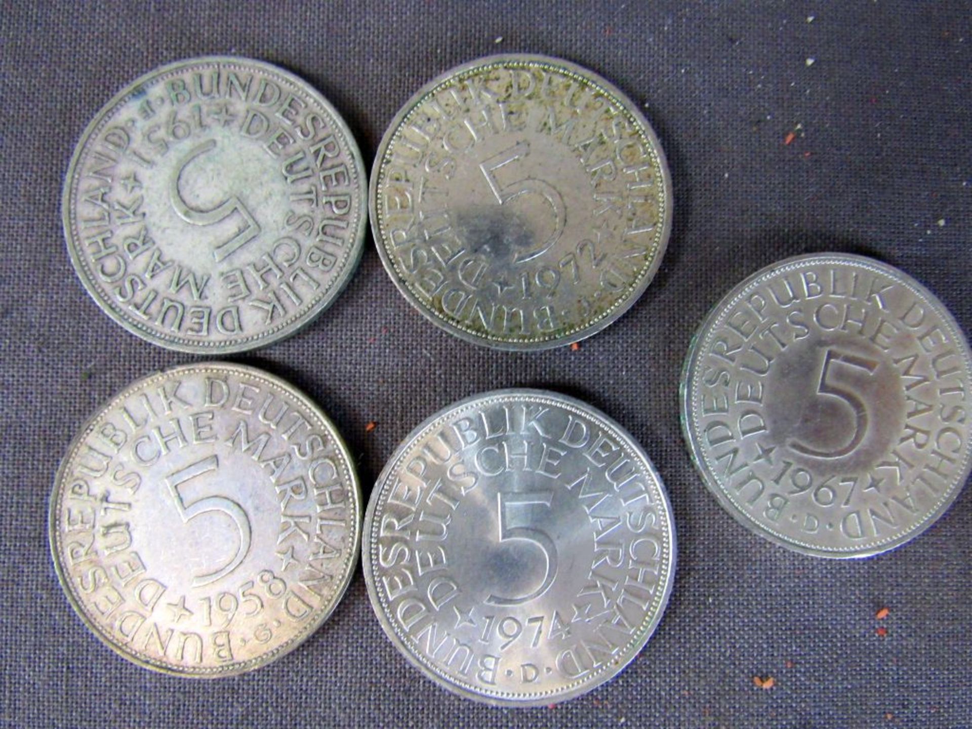 Fünf DM-Stücke + eine DDR Münze 5 - Image 2 of 5