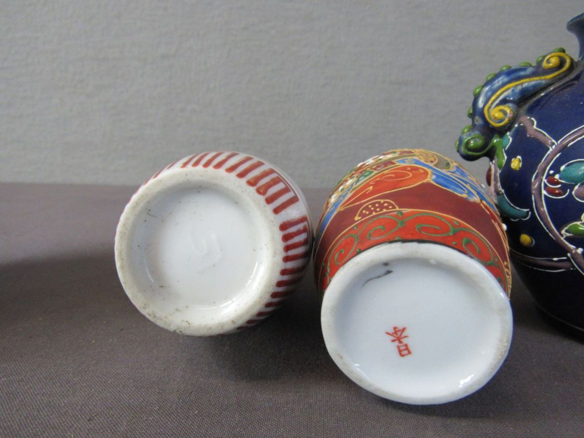 Vier asiatische Porzellan + - Image 6 of 7