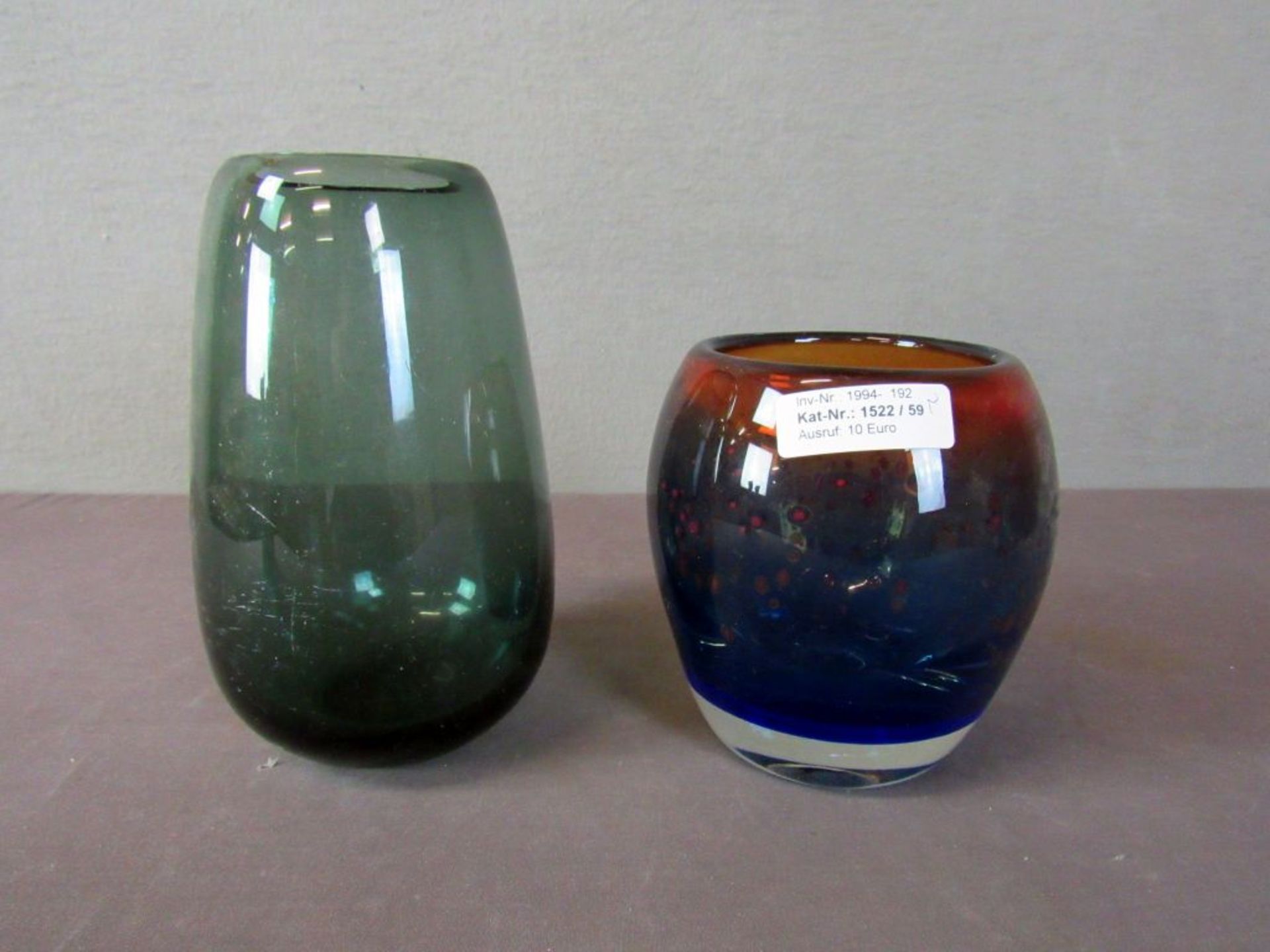 Zwei Vintage Glasvasen 15 und 21cm