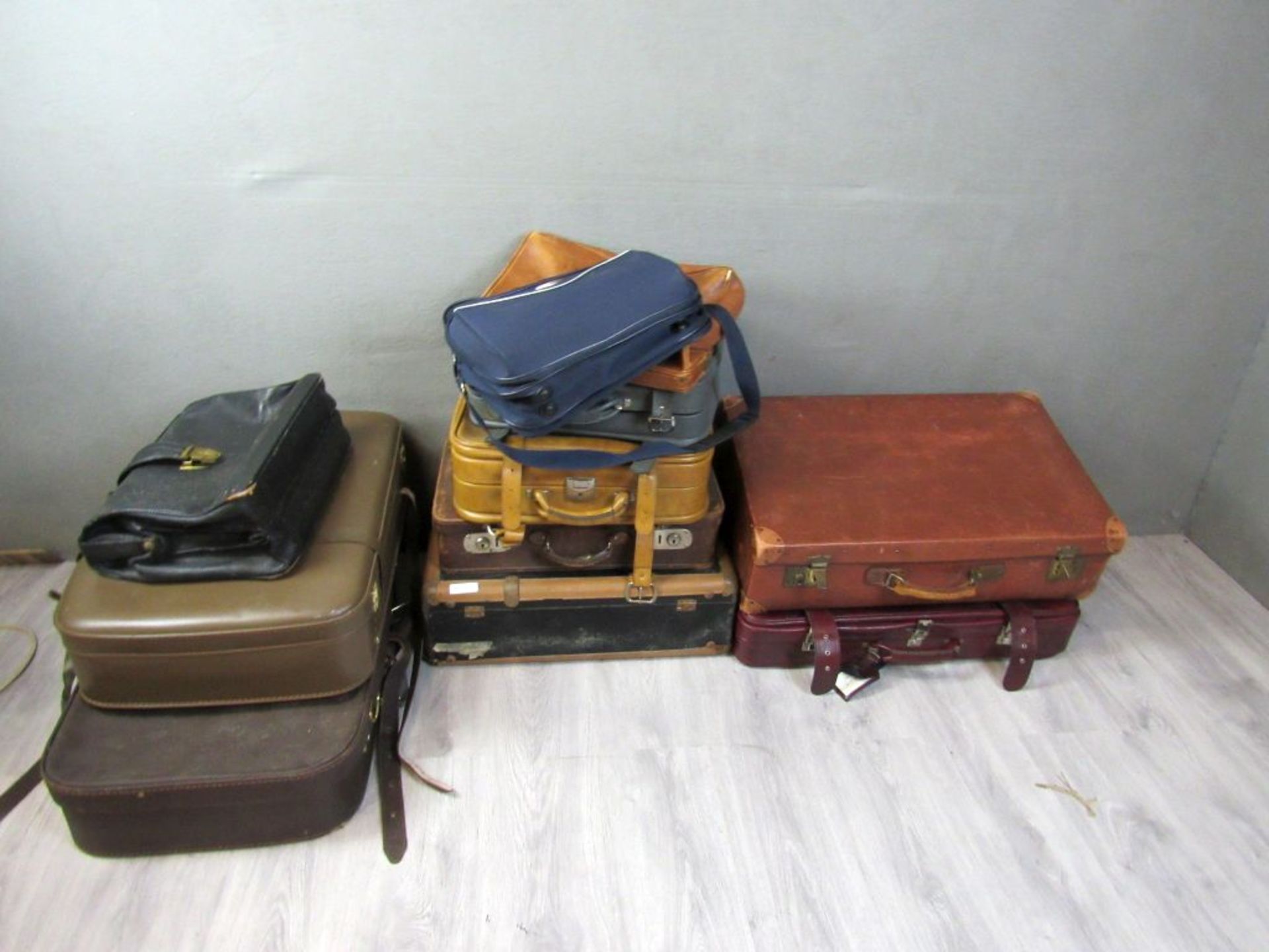 Großes Konvolut Vintage Koffer und