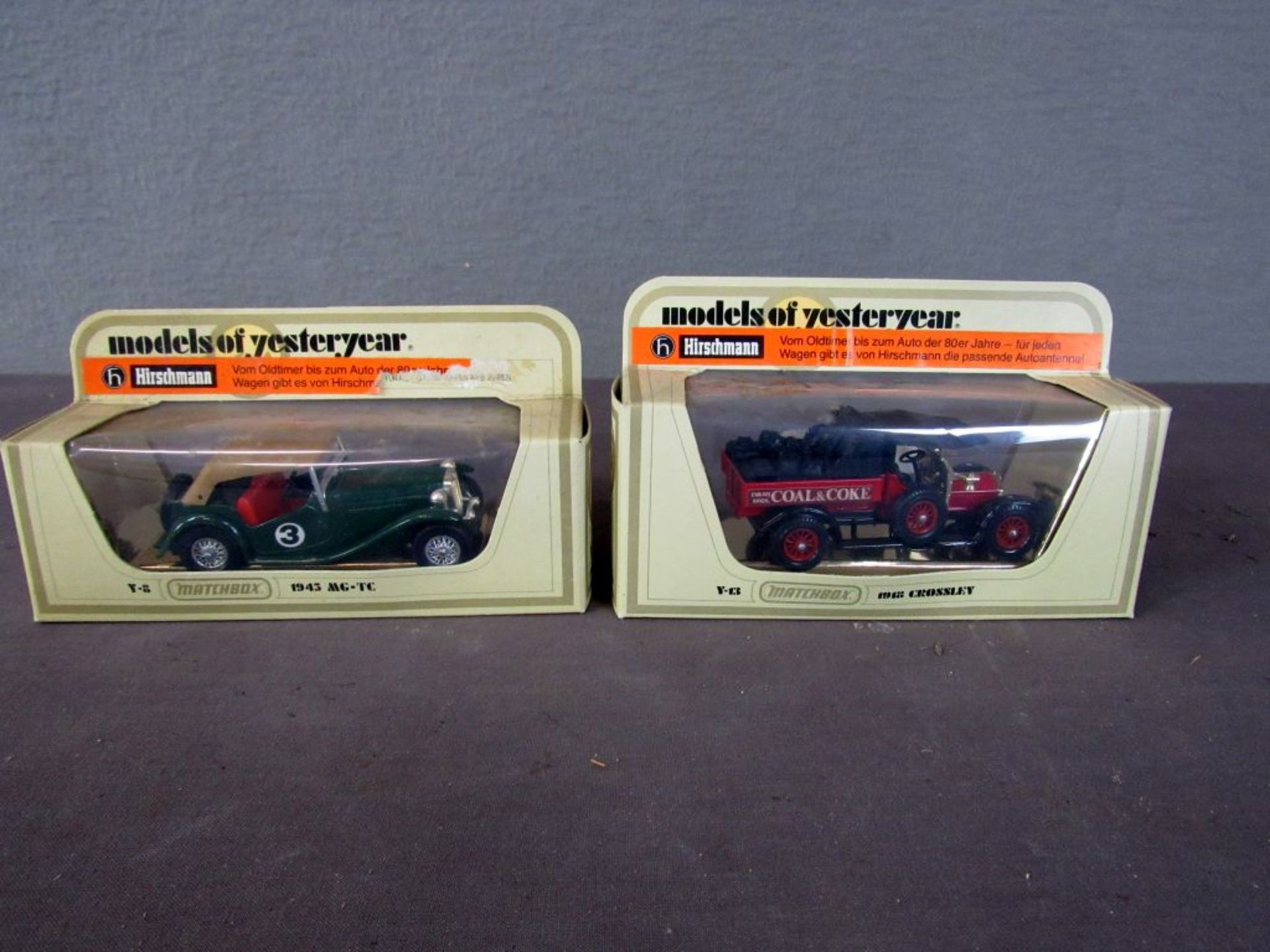 Zwei Modellautos Match Box Models of