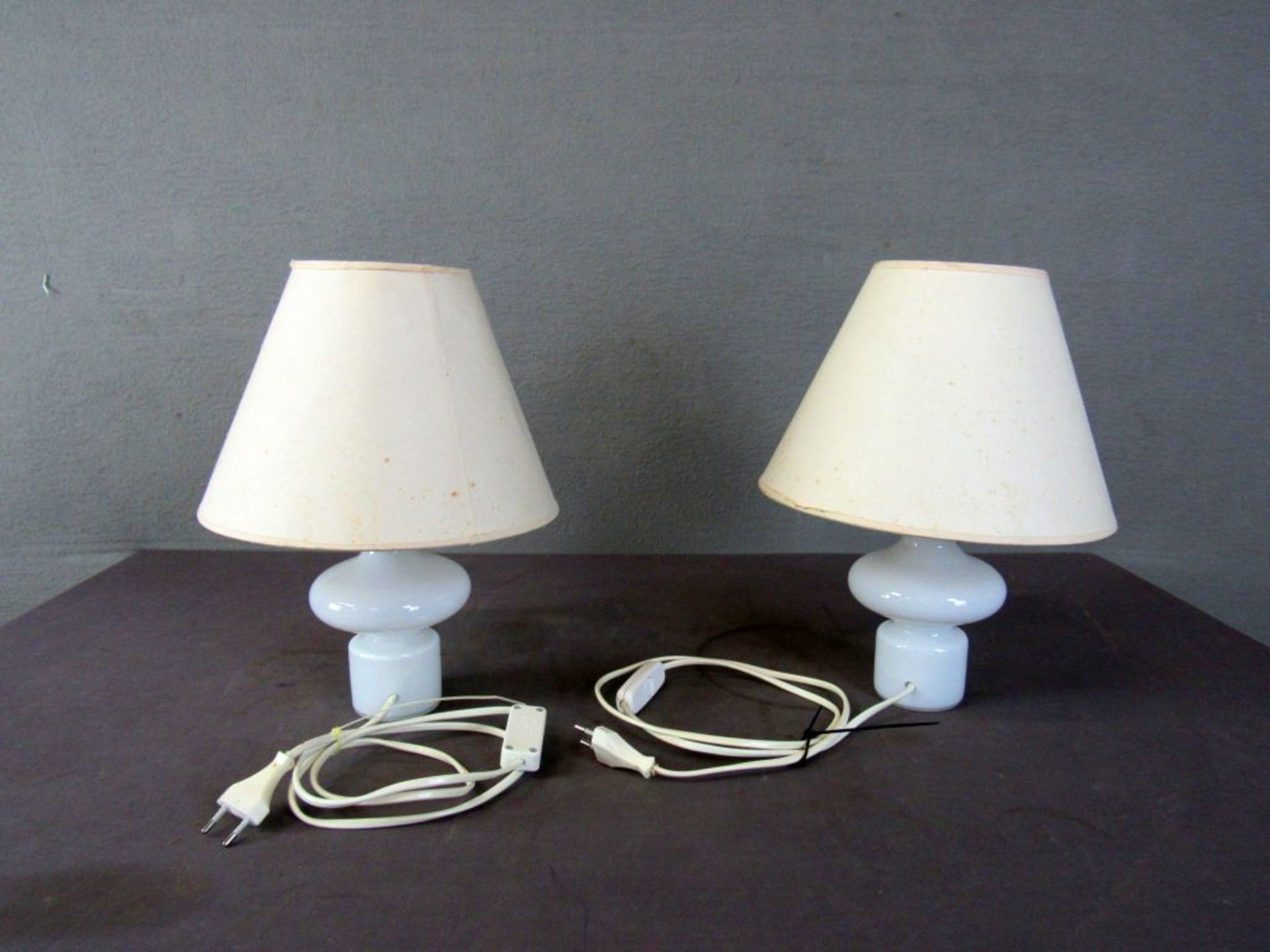 Zwei 70er Jahre Tischlampen Glaskorpus