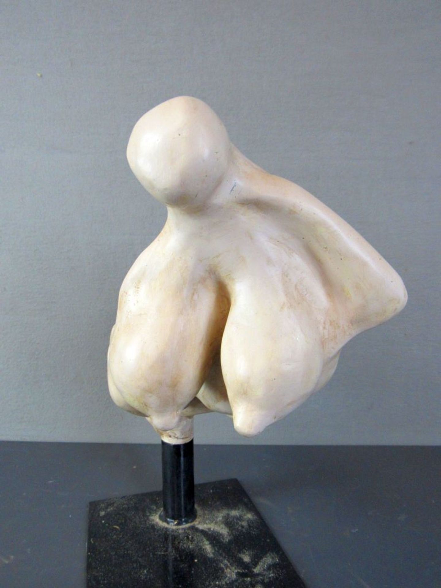 Kubistische Skulptur Gips weiblicher - Image 6 of 10