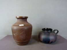 Zwei Designerbodenvasen 20 und 42 cm